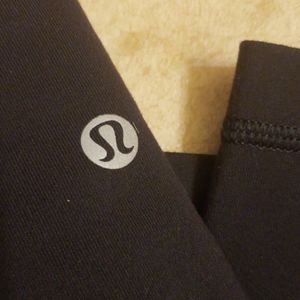Lululemon 21 in capri leggings